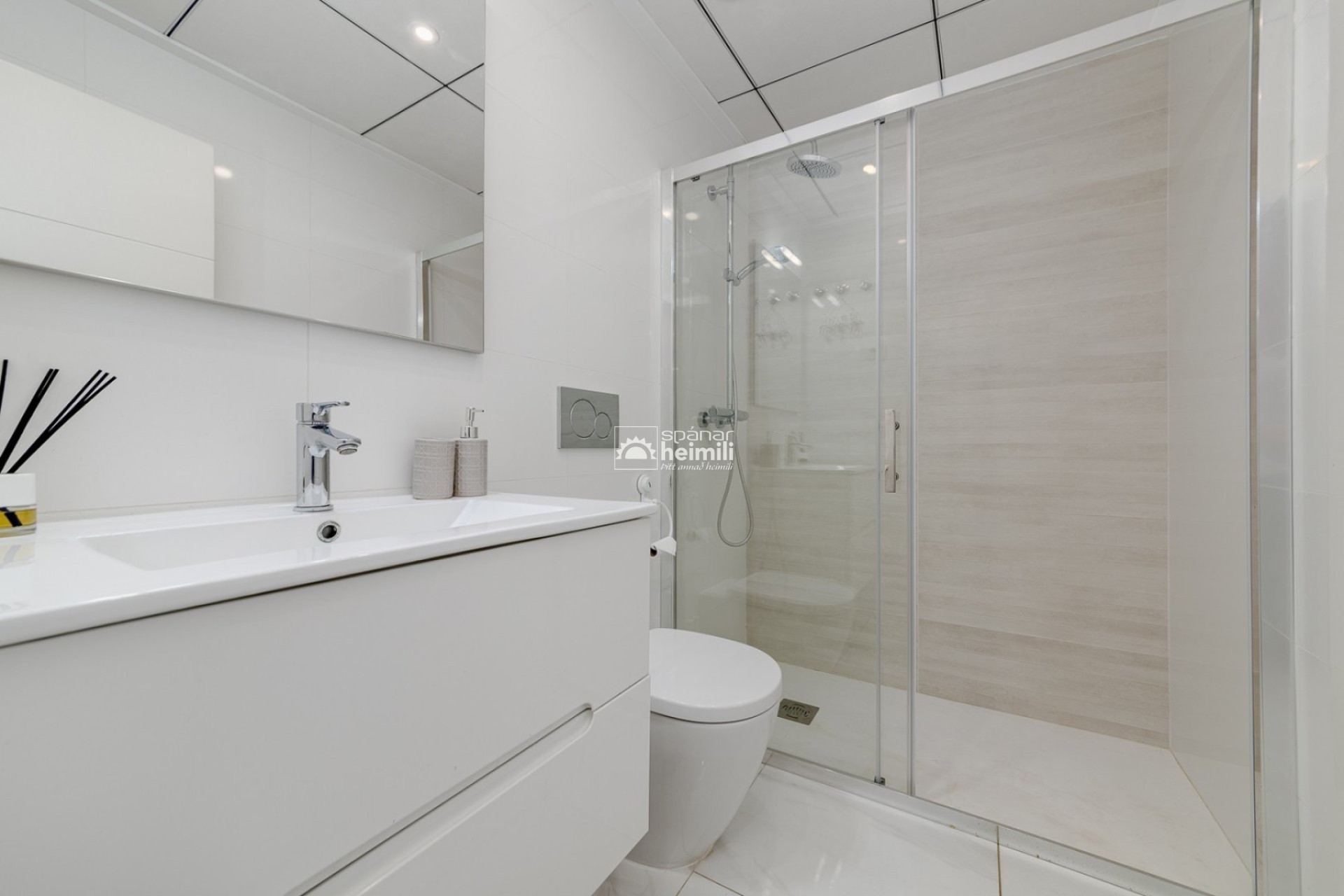 Herverkoop - Geschakelde woning -
Villamartin