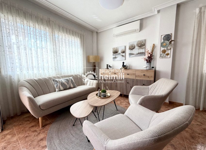 Herverkoop - Halfopen bebouwing -
Cabo Roig