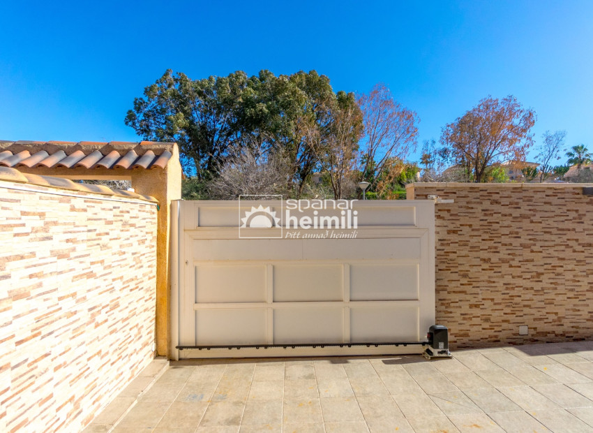 Herverkoop - Halfopen bebouwing -
Los Altos/Los Balcones