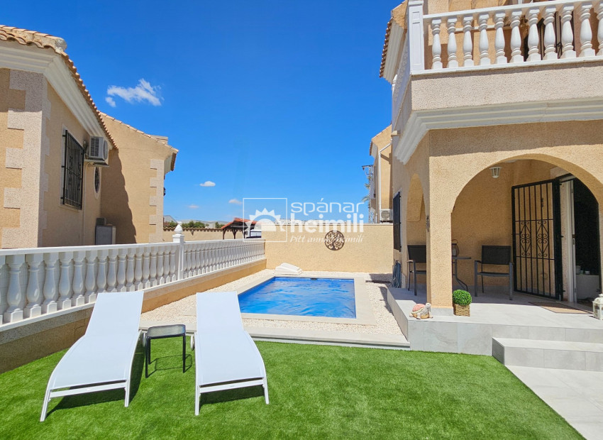 Herverkoop - Halfopen bebouwing -
Playa flamenca