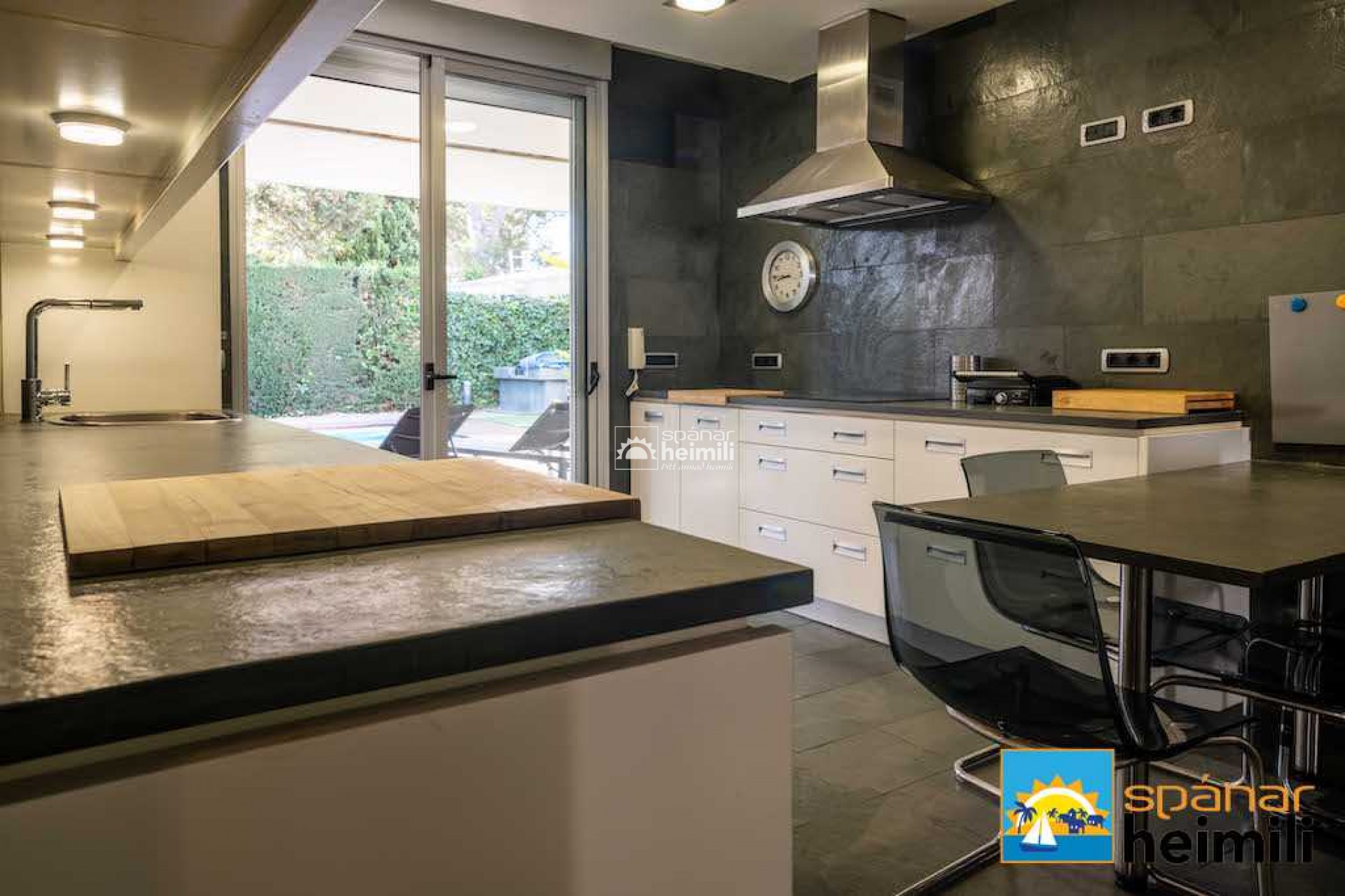 Herverkoop -  -
Los Altos/Los Balcones