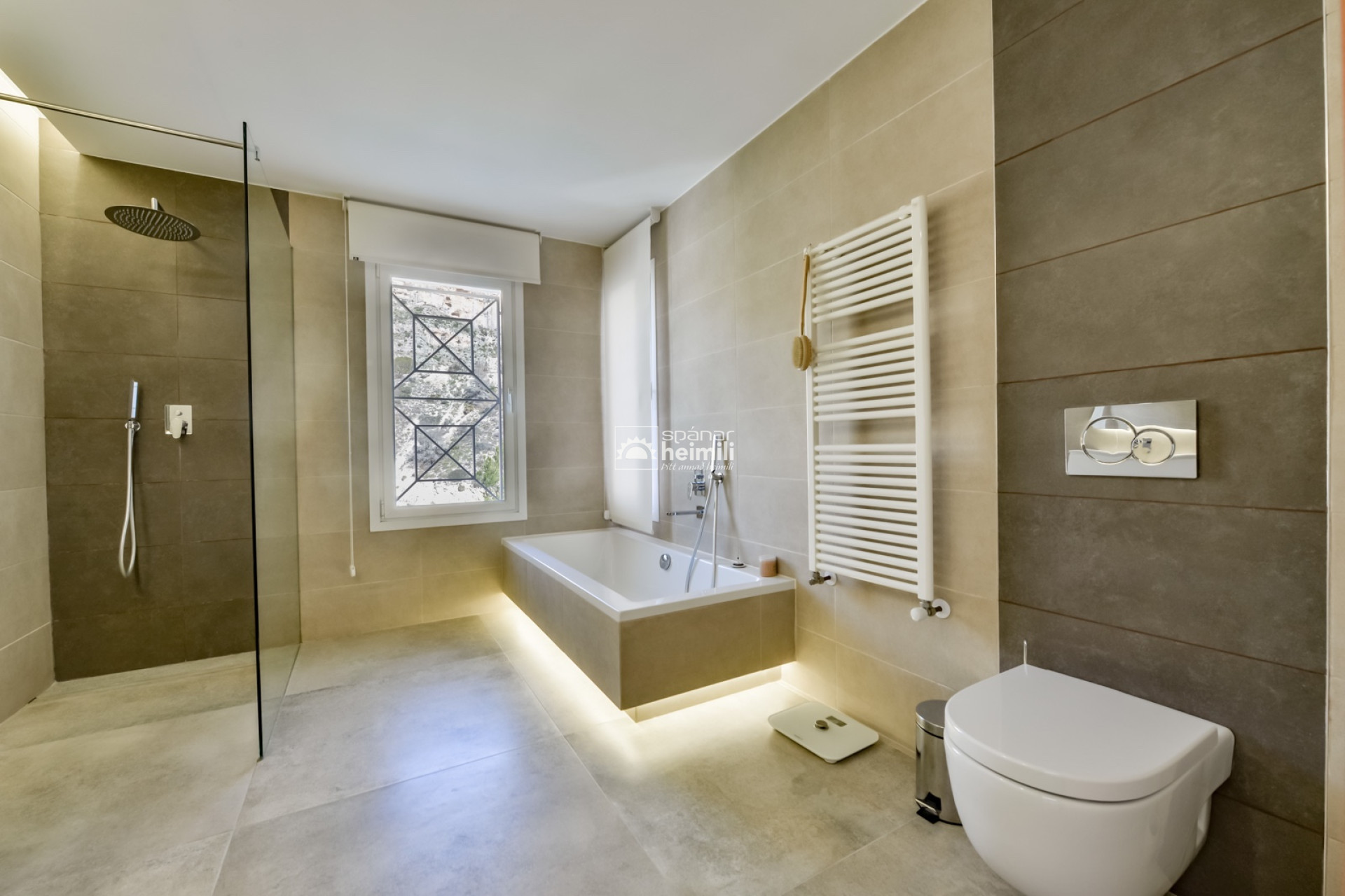 Herverkoop - Villa -
Albir, Alfaz / Altea - Altea