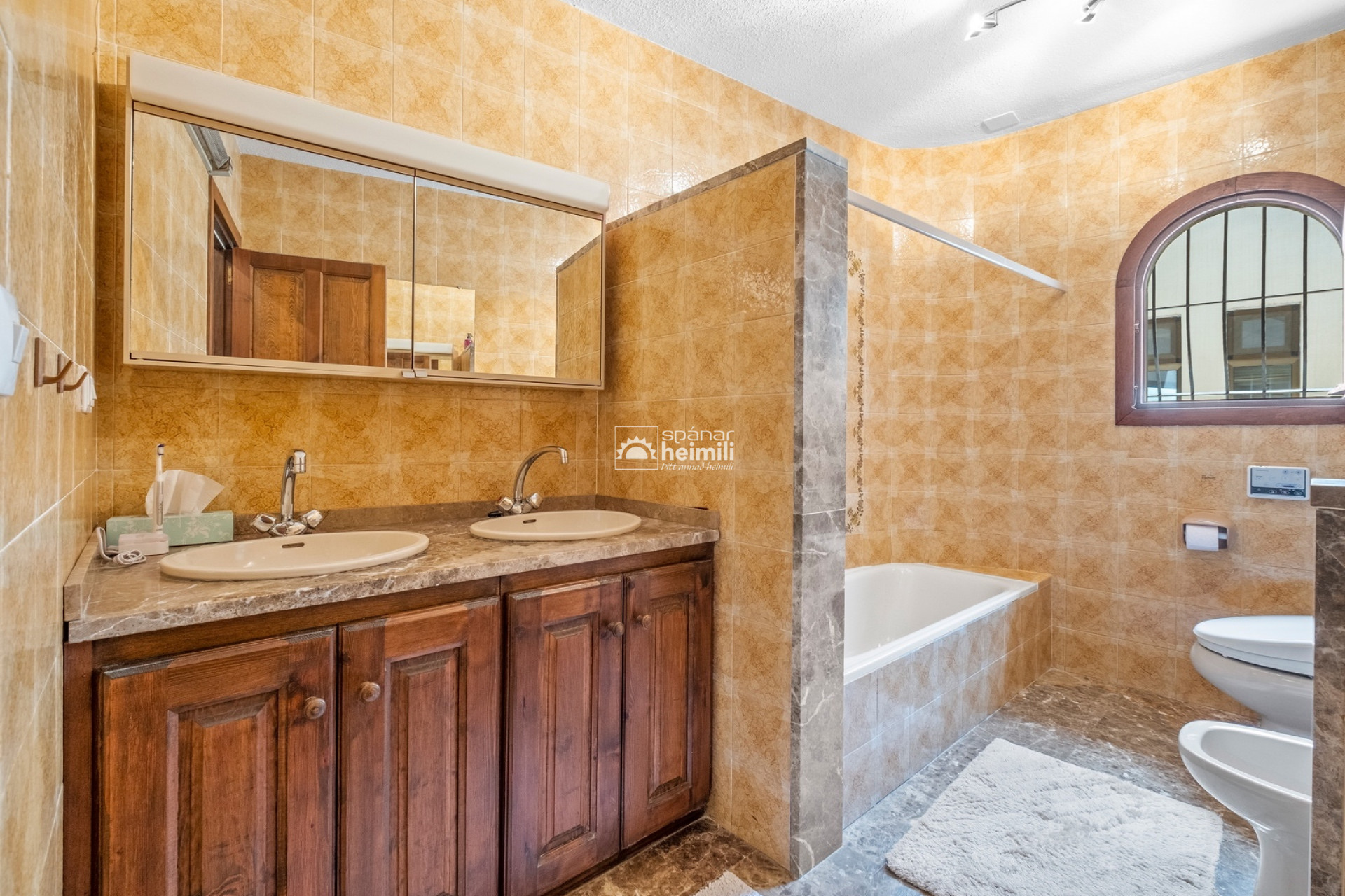 Herverkoop - Villa -
Albir, Alfaz / Altea - Altea