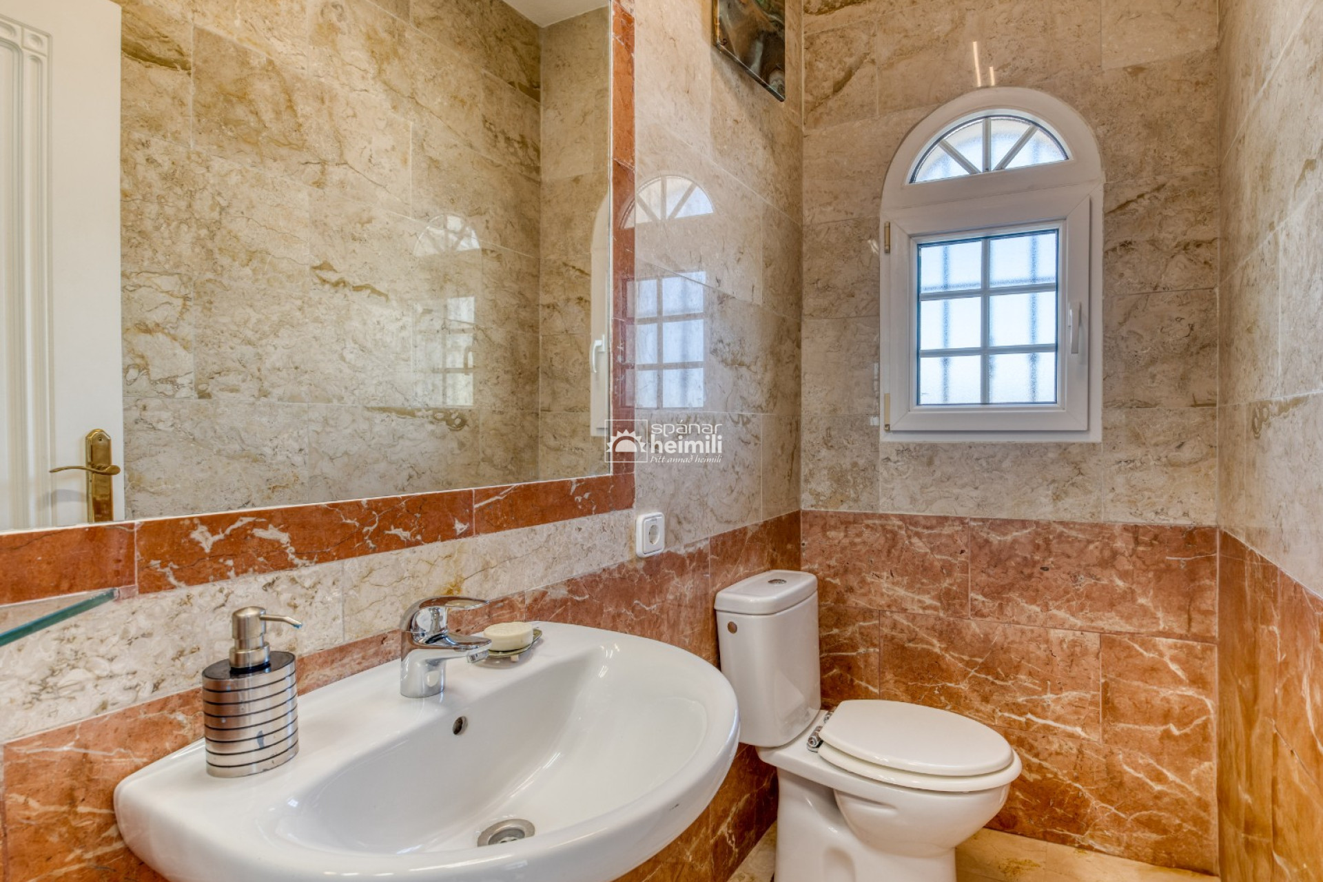 Herverkoop - Villa -
Campoamor/Las Ramblas