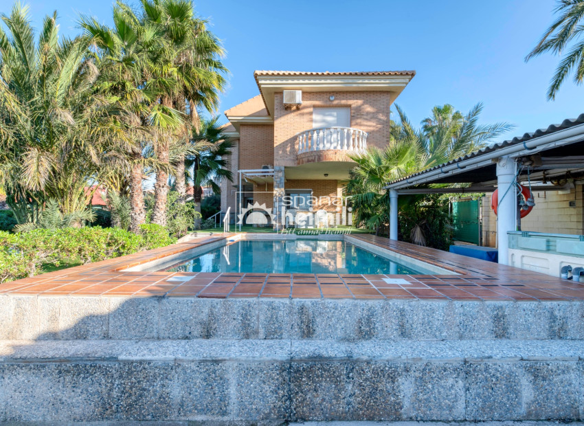 Herverkoop - Villa -
La Manga del Mar Menor