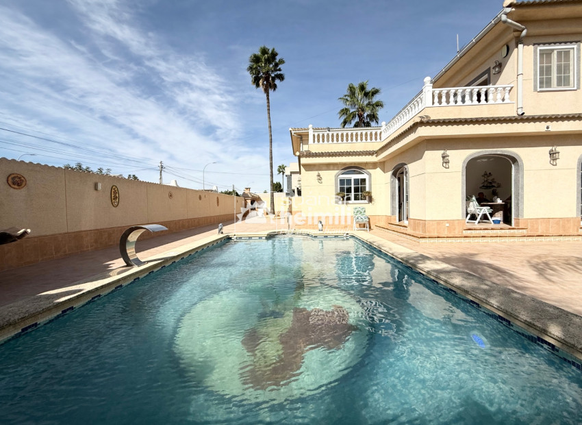 Herverkoop - Villa -
Los Alcazares