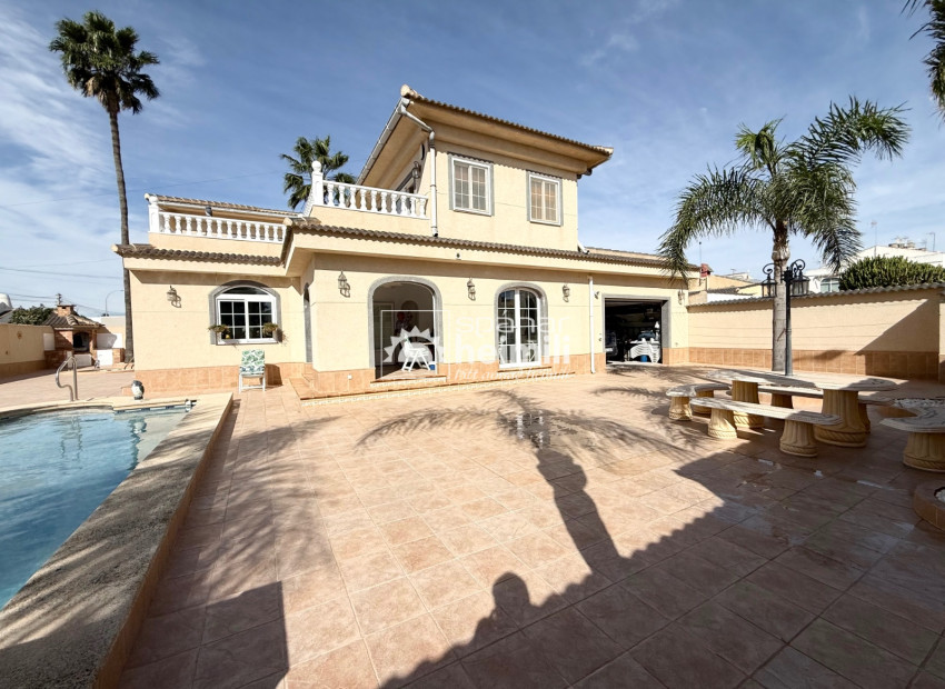 Herverkoop - Villa -
Los Alcazares