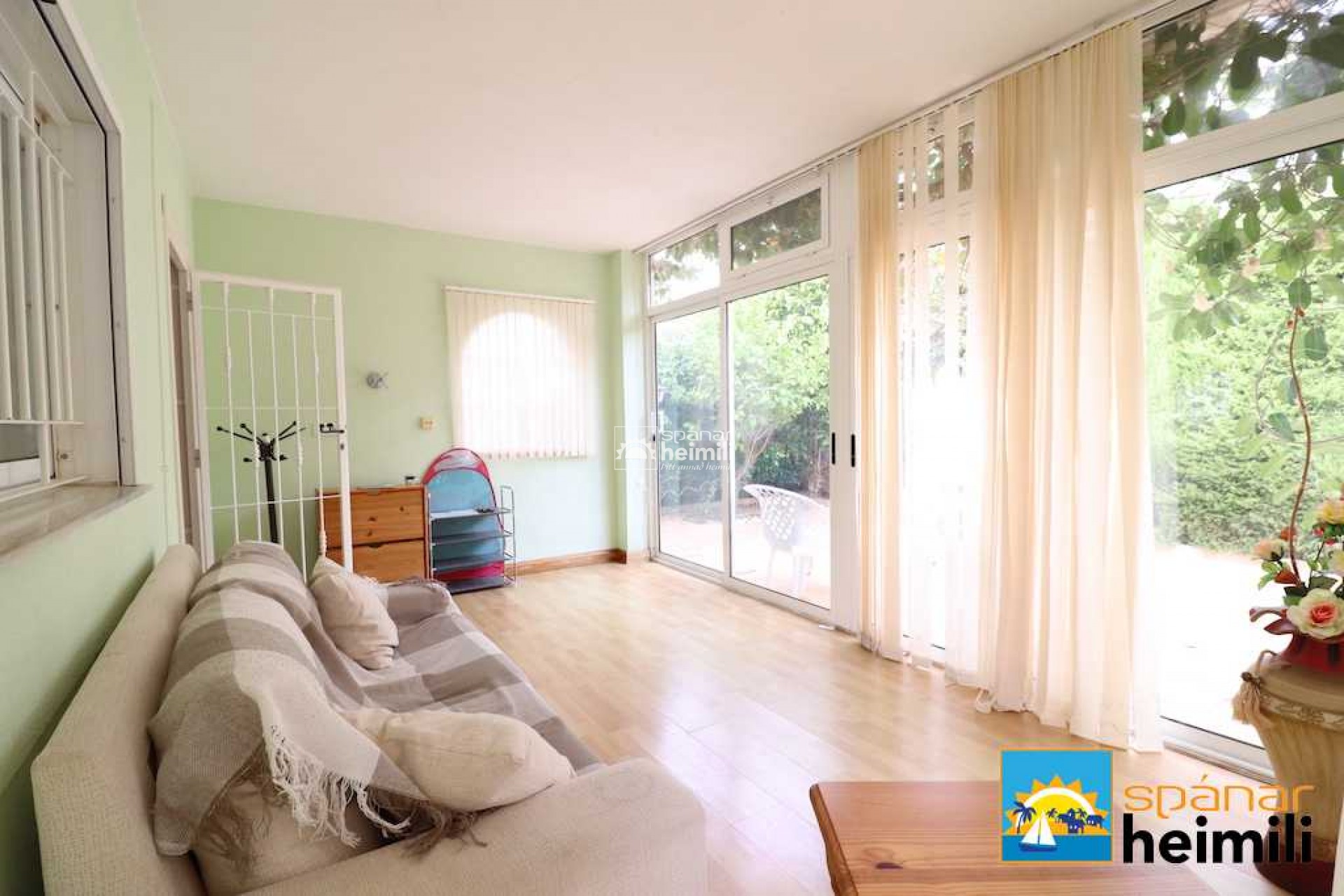 Herverkoop - Villa -
Punta Prima