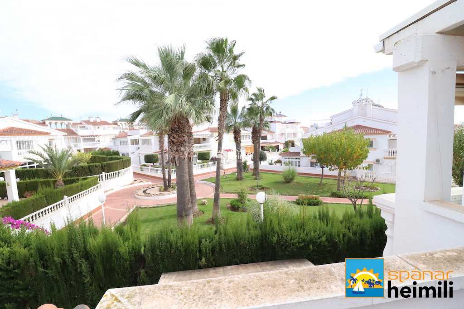 Herverkoop - Villa -
Punta Prima