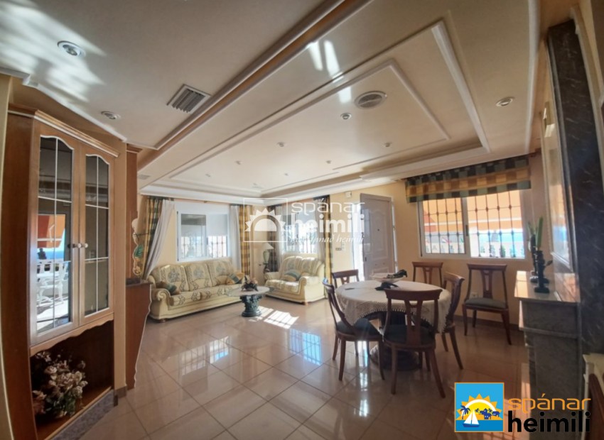 Herverkoop - Villa -
Torrevieja