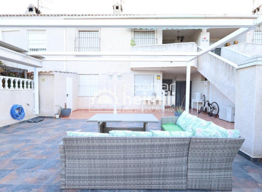 Íbúð í fjölbýli - Endursala -
            Cabo Roig - 2162