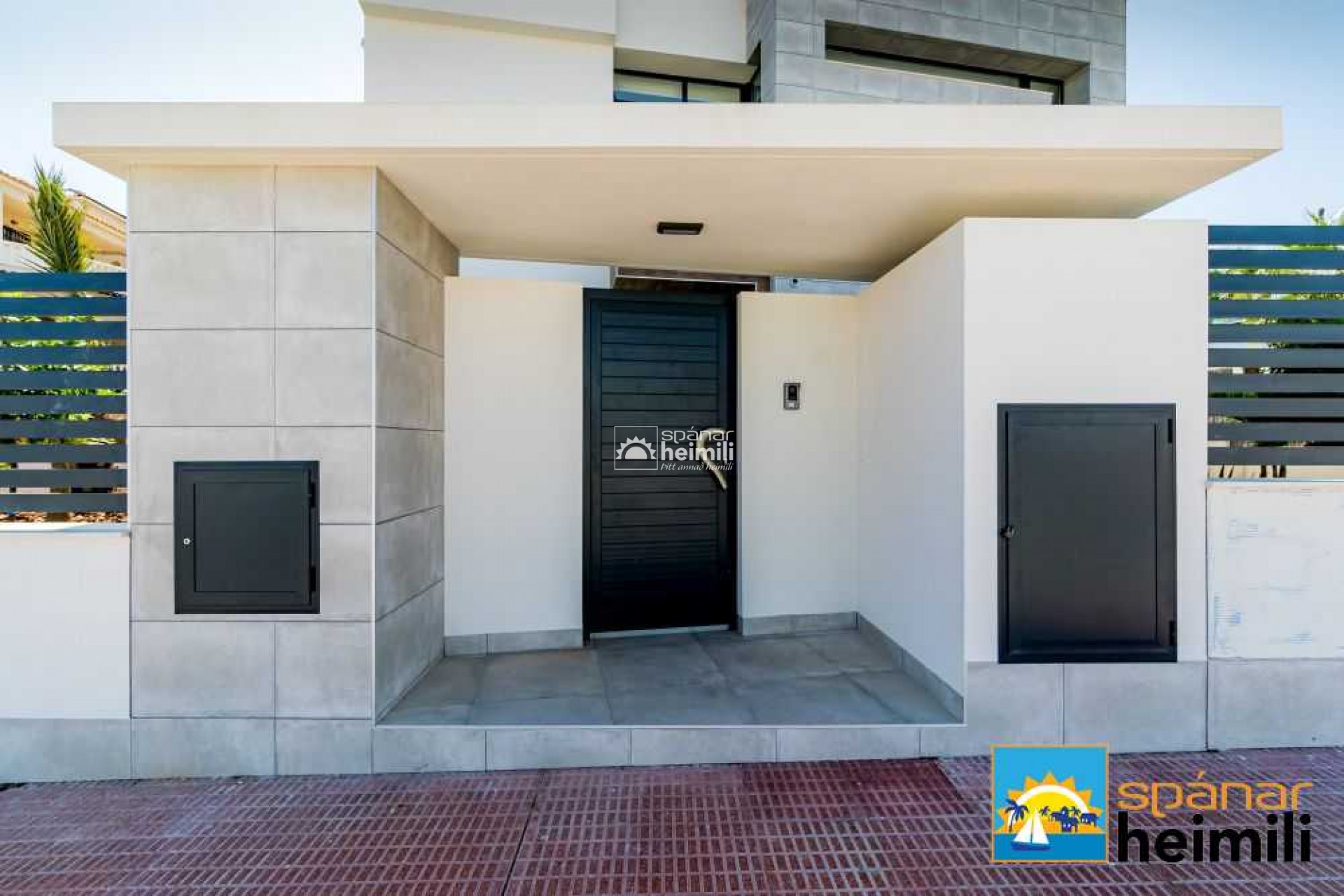 New Build - Detached house -
Cabo Roig