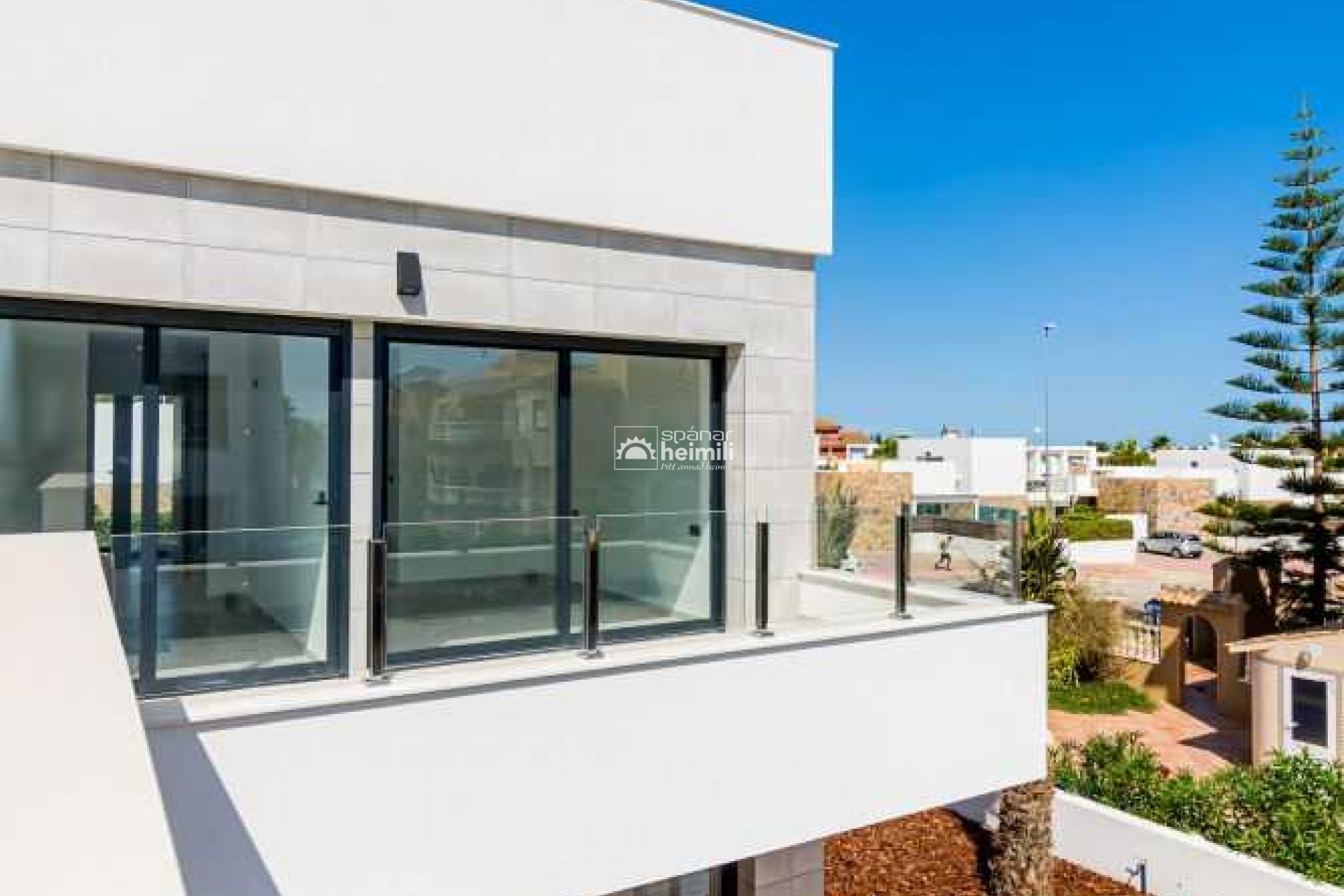 New Build - Detached house -
Cabo Roig