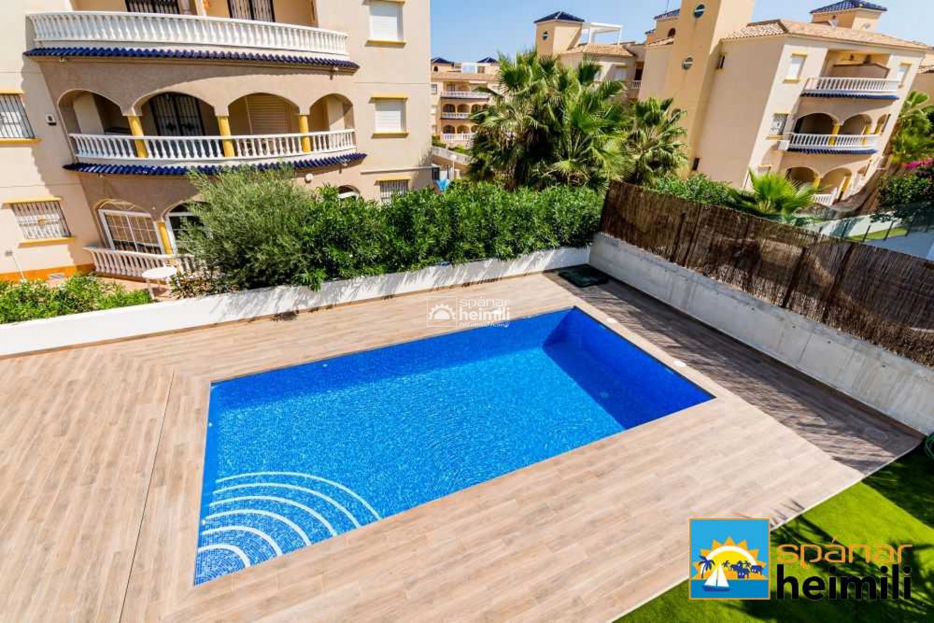 New Build - Detached house -
Cabo Roig