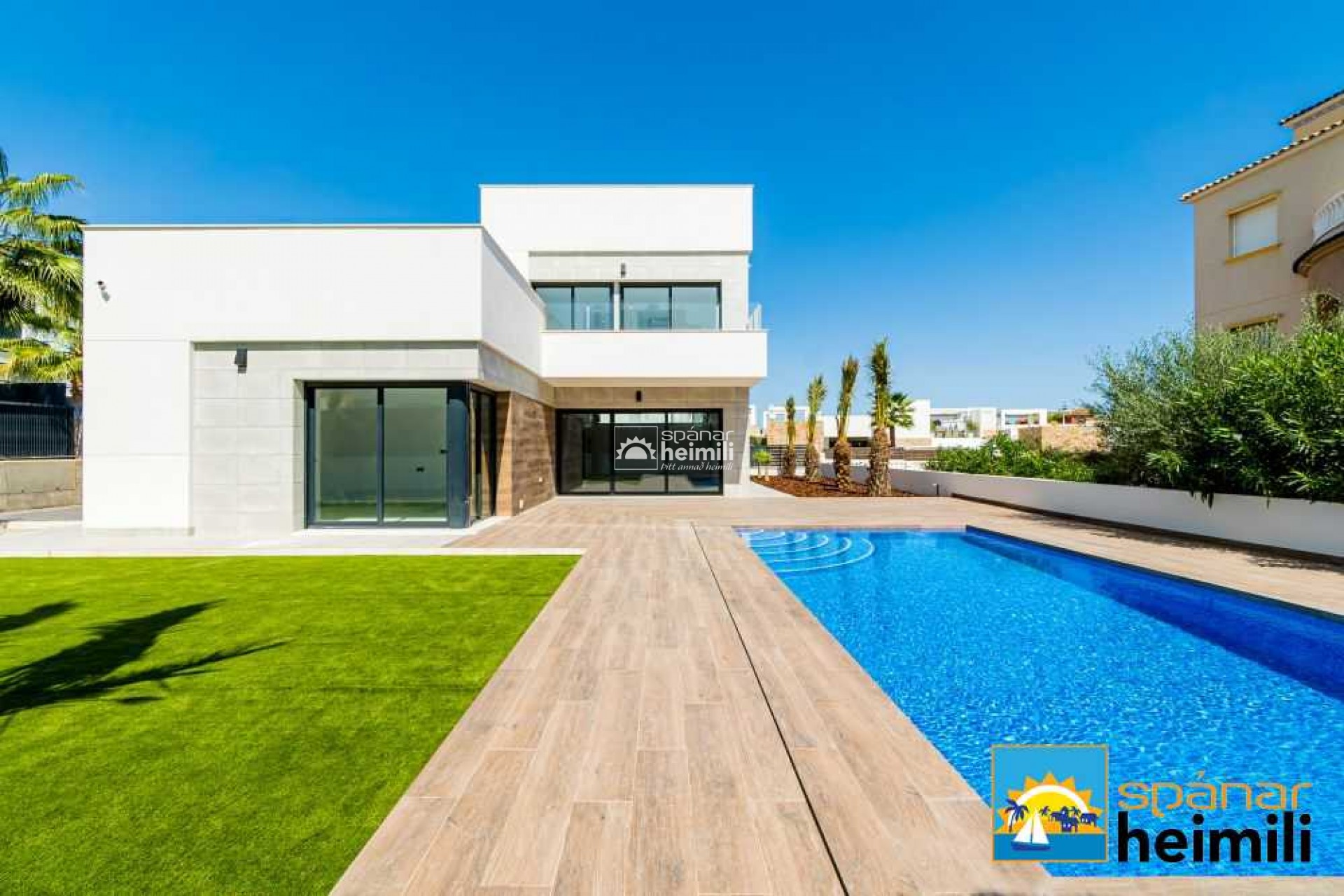 New Build - Detached house -
Cabo Roig