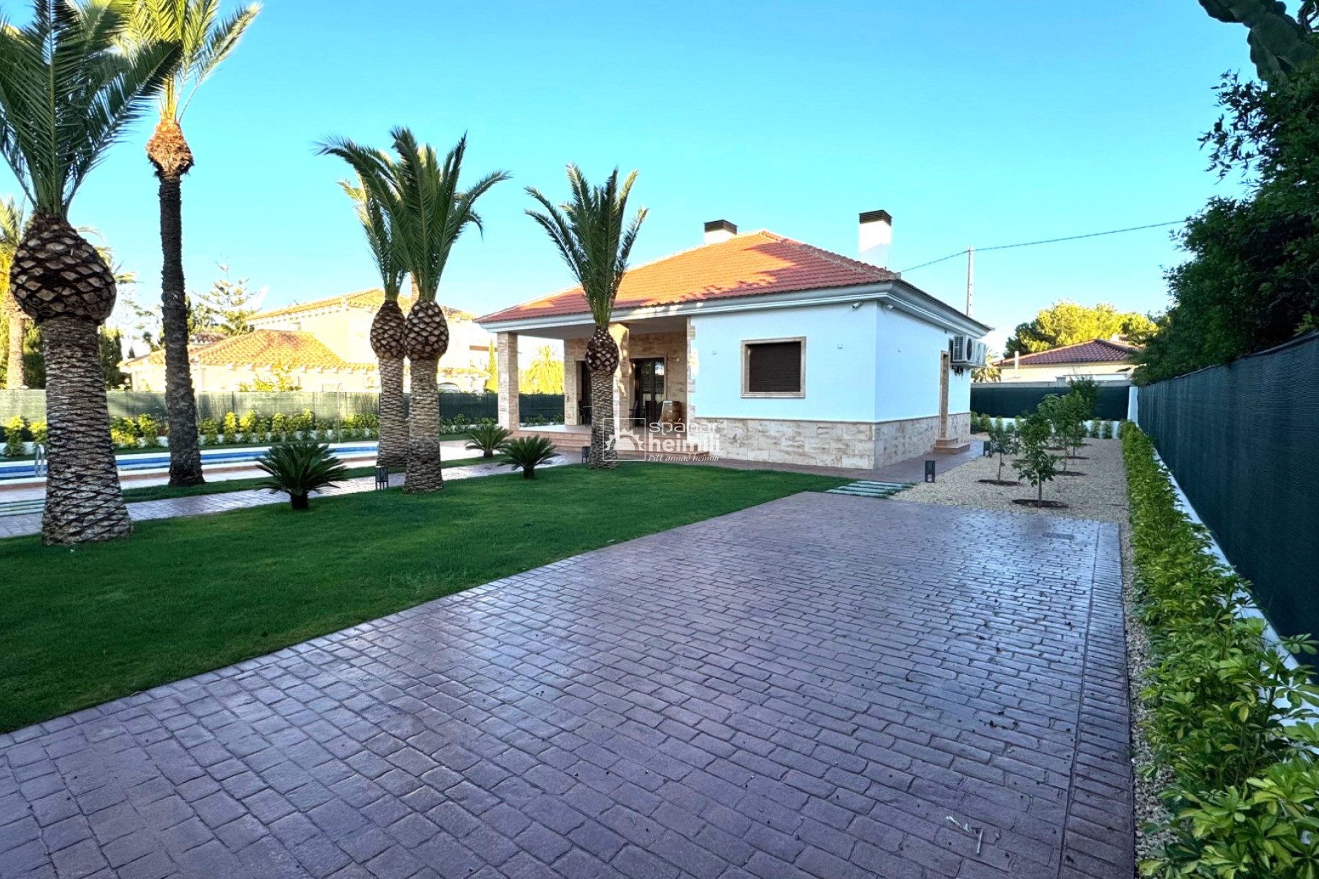 New Build - Detached house -
Cabo Roig