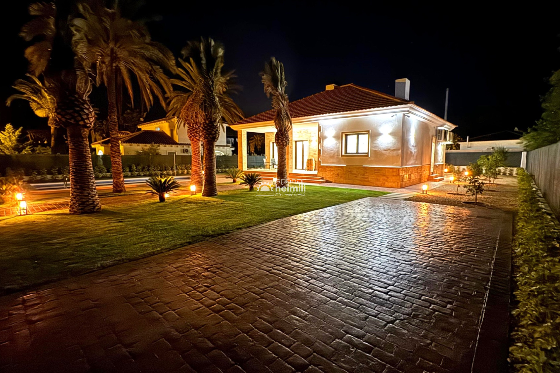 New Build - Detached house -
Cabo Roig