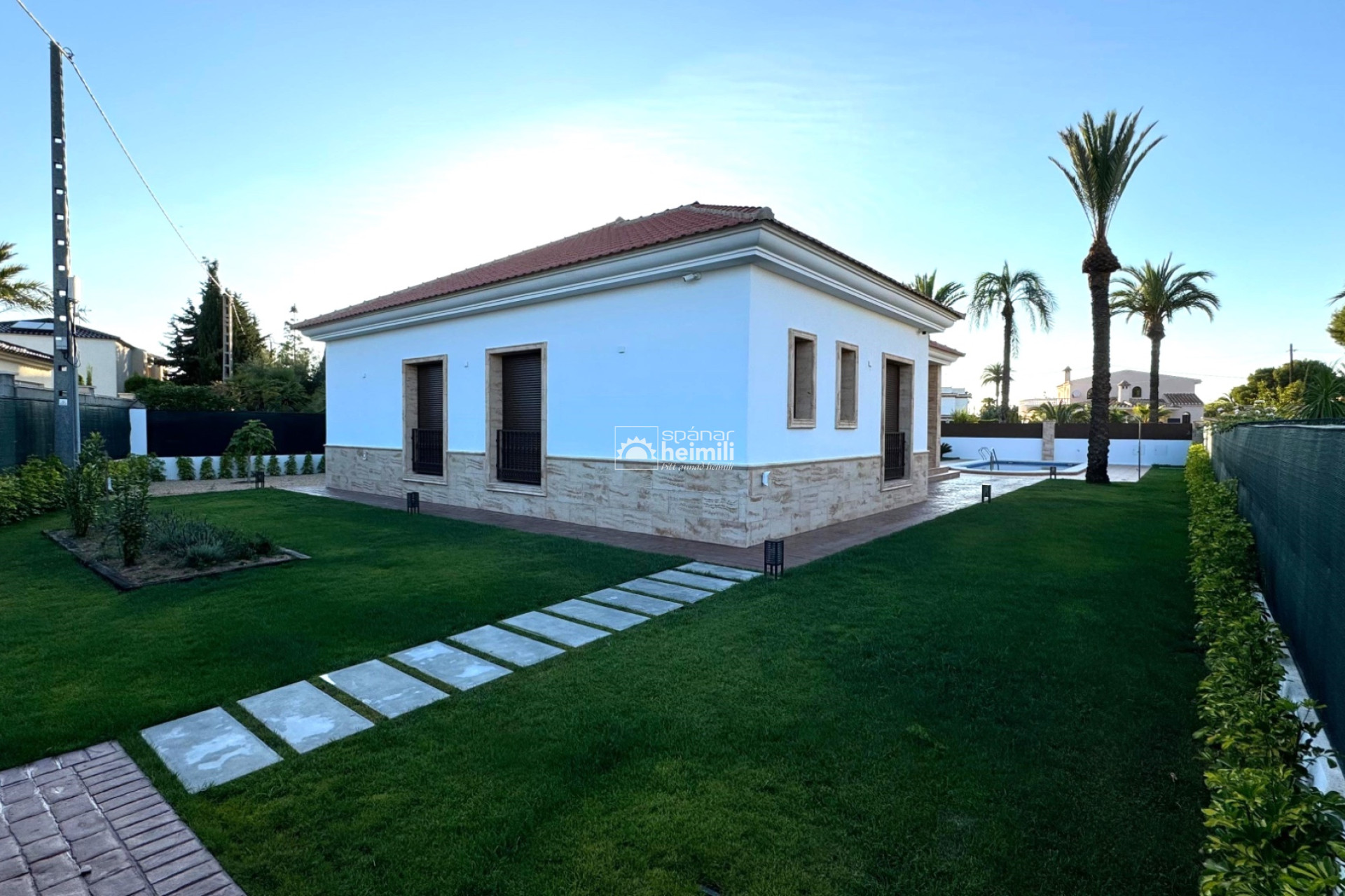 New Build - Detached house -
Cabo Roig