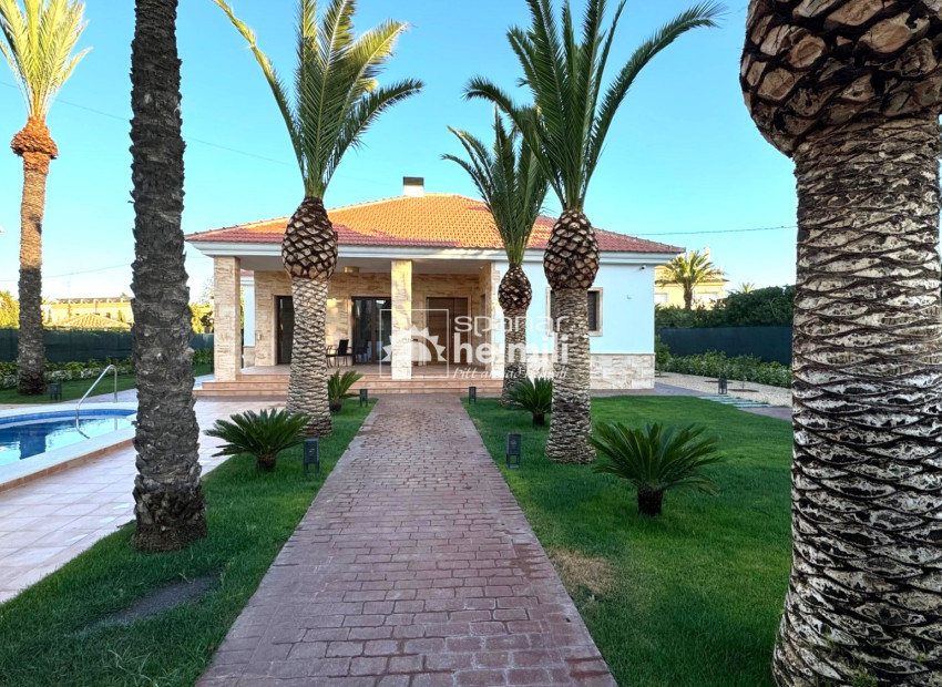 Nieuwbouw - Villa -
Cabo Roig