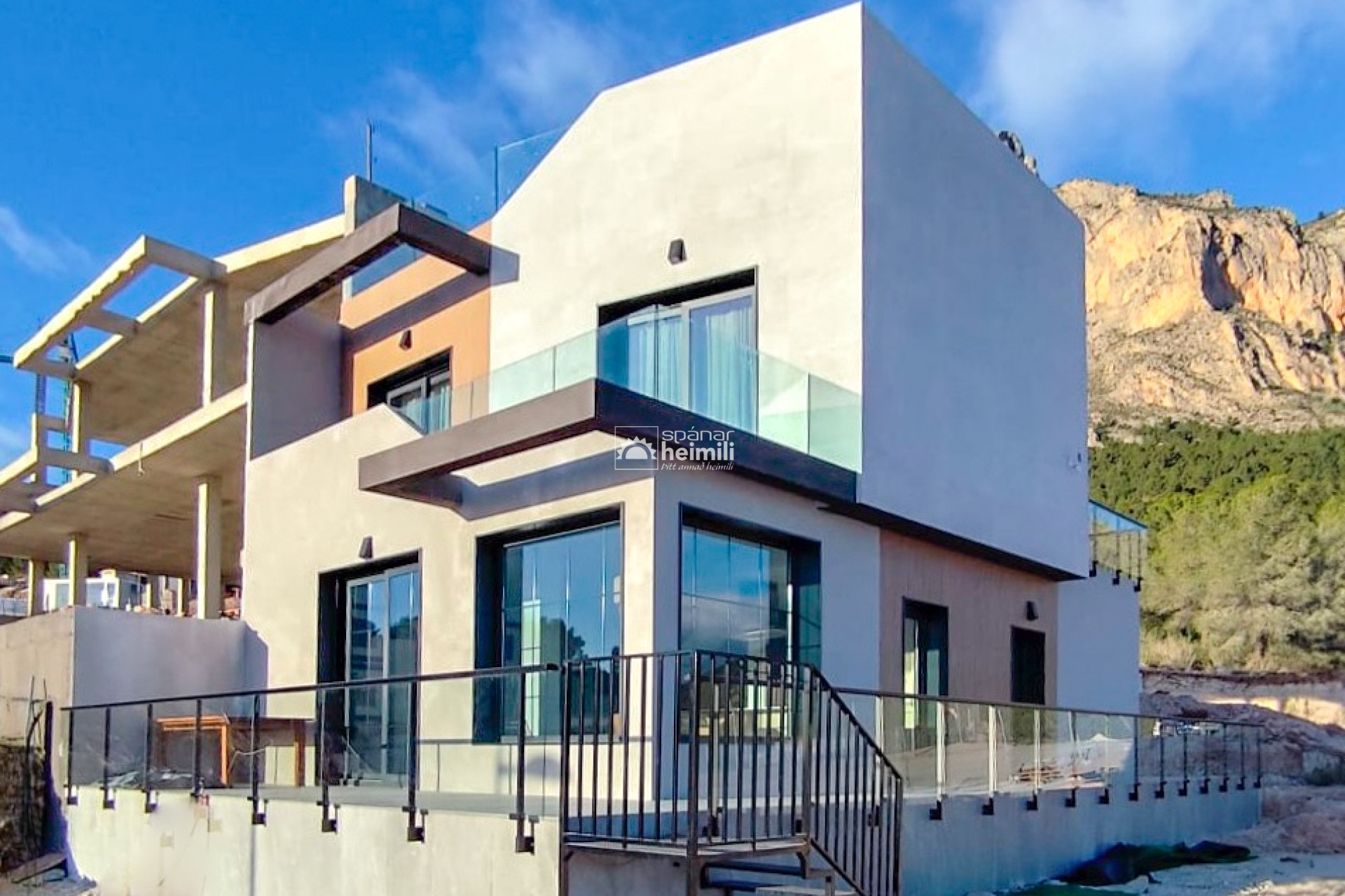 Nouvelle construction - Maison jumelée d’un côté -
La Nucia/Polop - Polop 