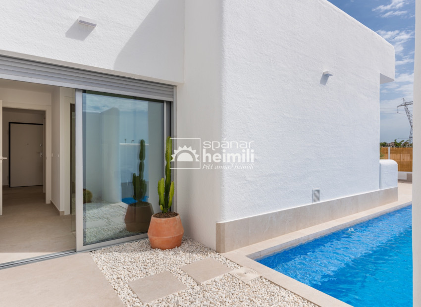 Nouvelle construction - Maison jumelée d’un côté -
Los Alcazares