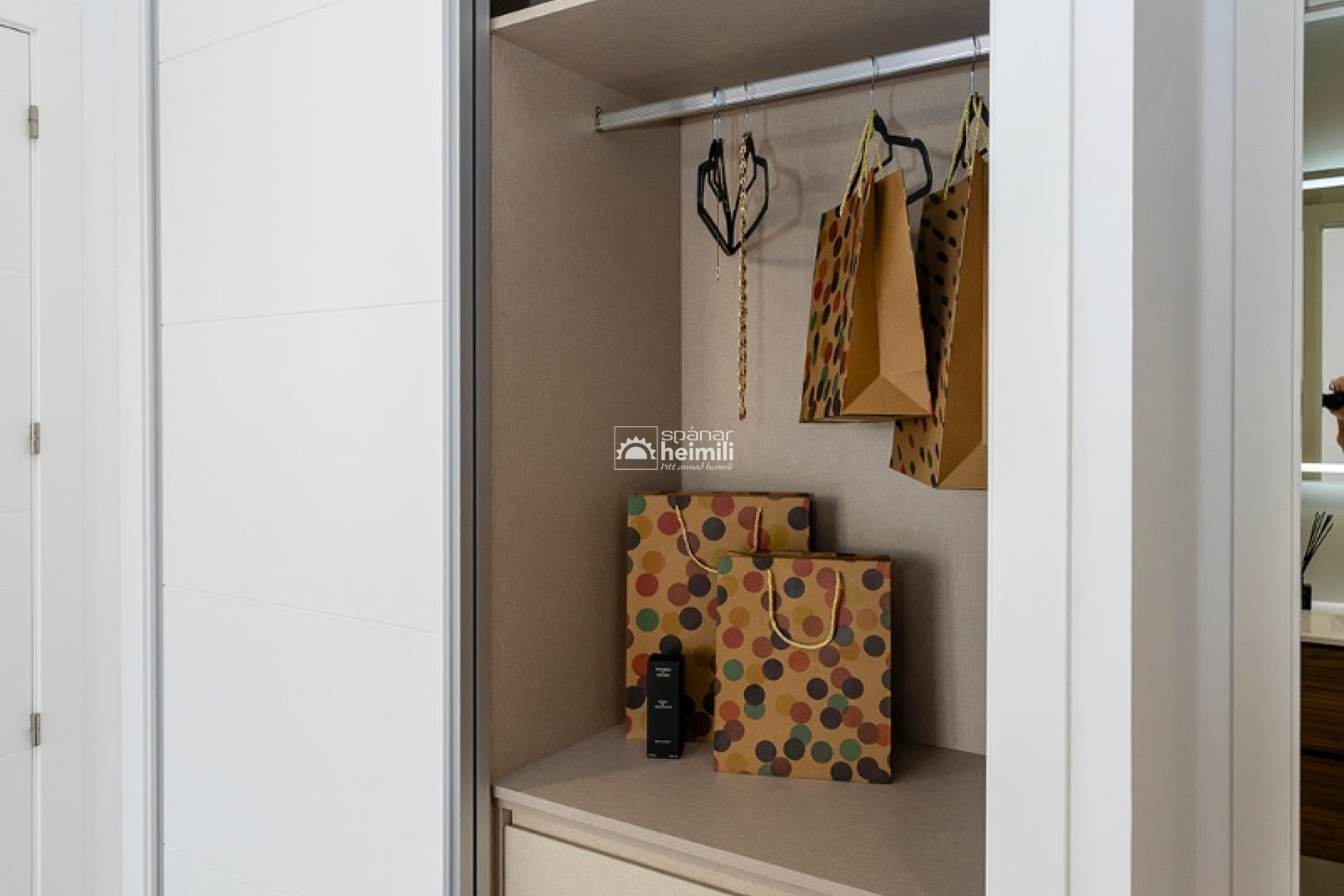 Nouvelle construction - Maison jumelée d’un côté -
Vistabella