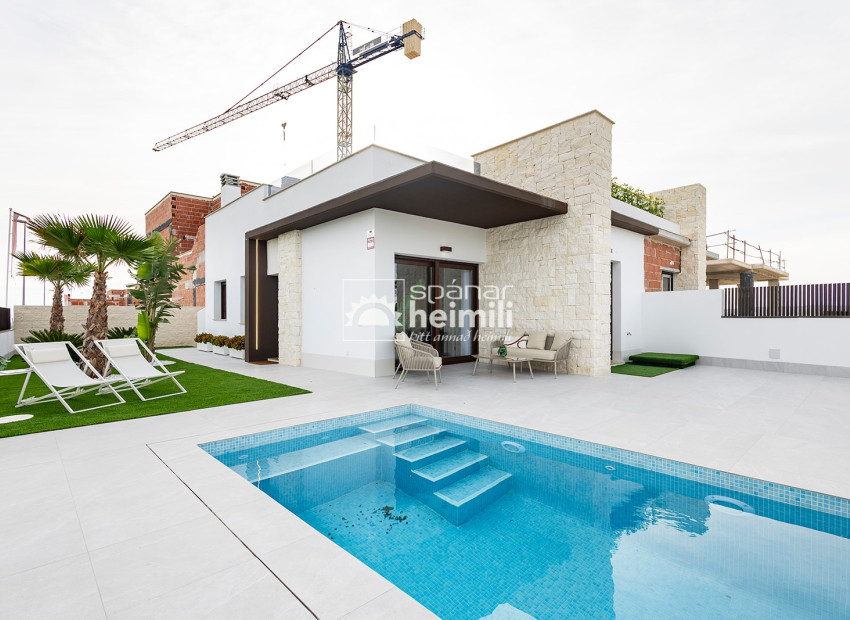 Nouvelle construction - Maison jumelée d’un côté -
Vistabella