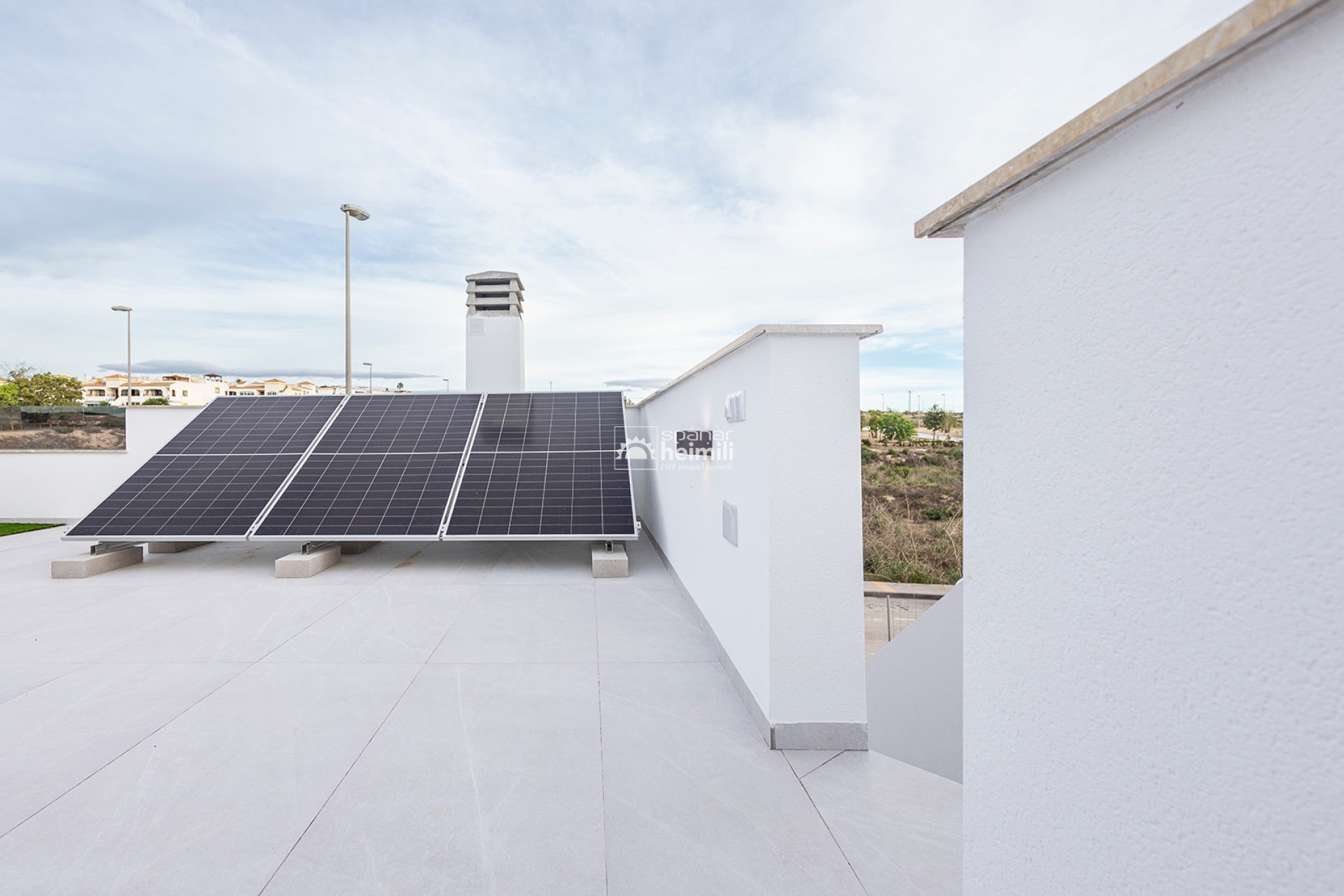 Nouvelle construction - Maison jumelée d’un côté -
Vistabella