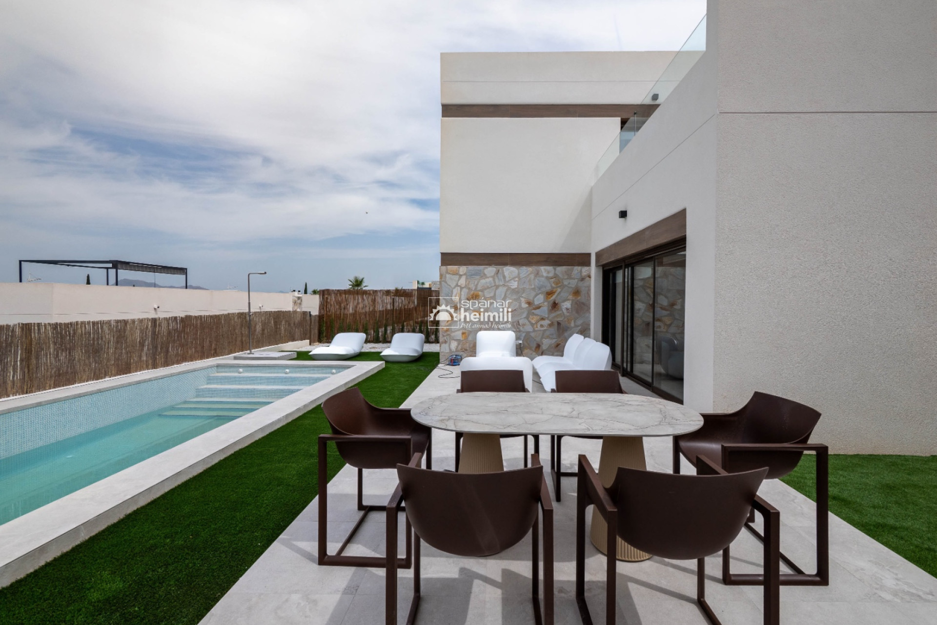 Nowy budynek -  -
La Finca