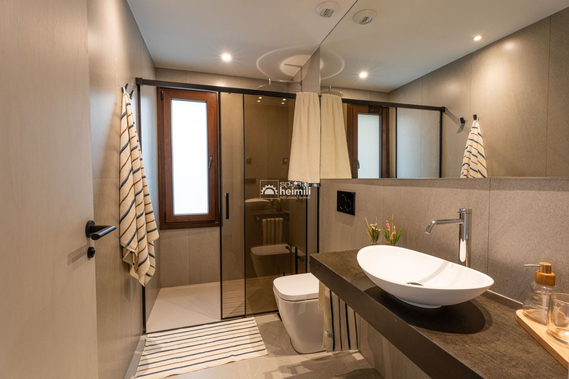 Nowy budynek -  -
La Finca