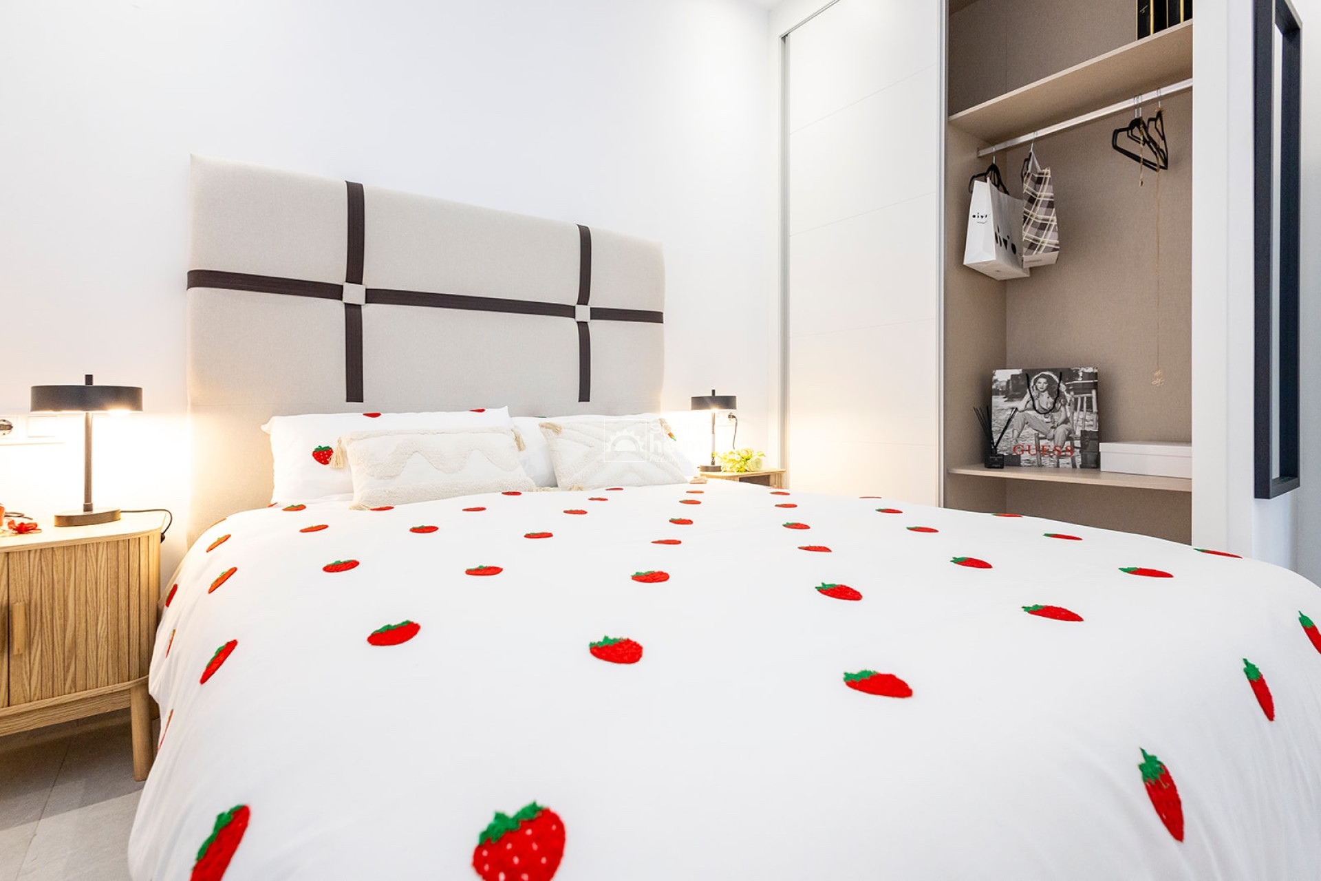 Nowy budynek - Półdom bliźniak -
Vistabella