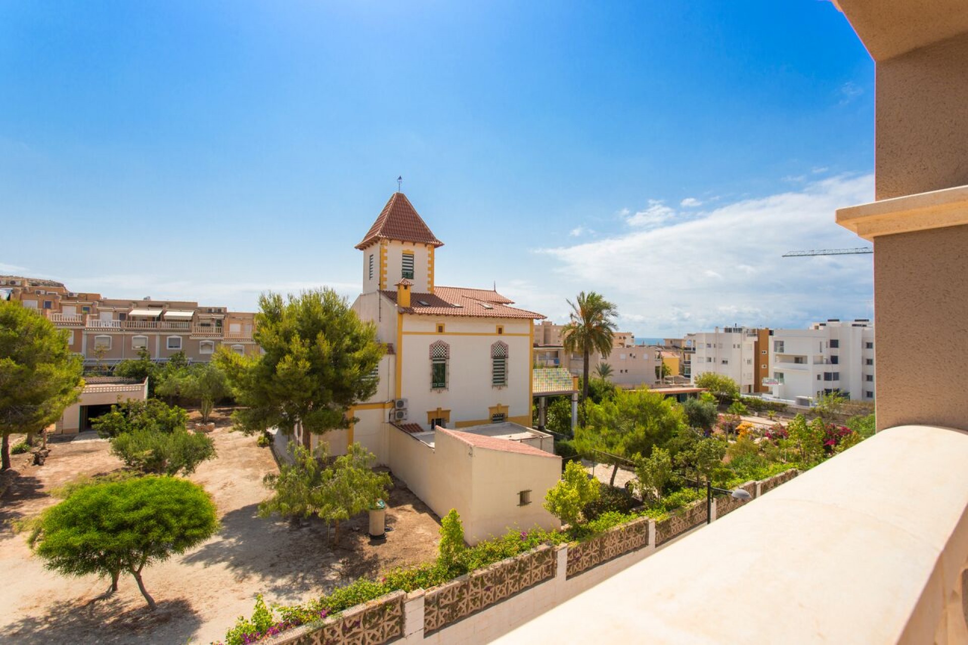 Nowy budynek - Szeregowiec -
Alicante i okolice - Alicante og nærsvæði