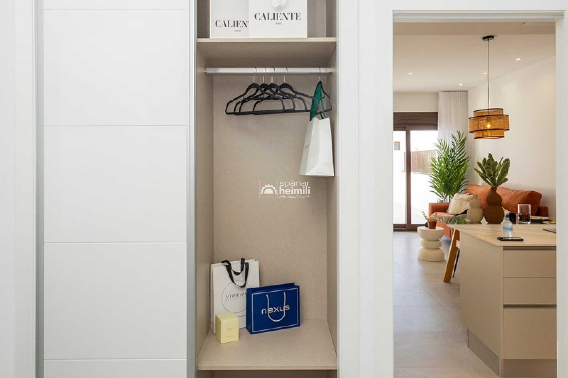 Nowy budynek - Szeregowiec -
Vistabella