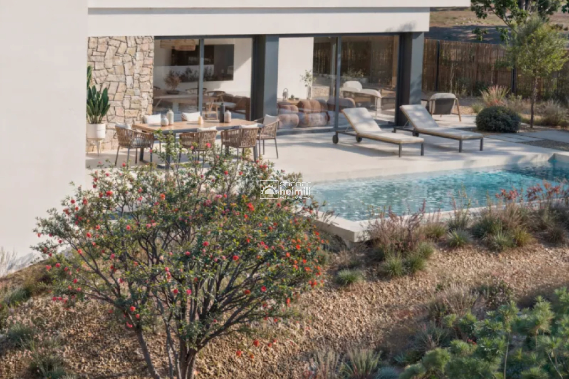 Nowy budynek - Willa -
Las Colinas