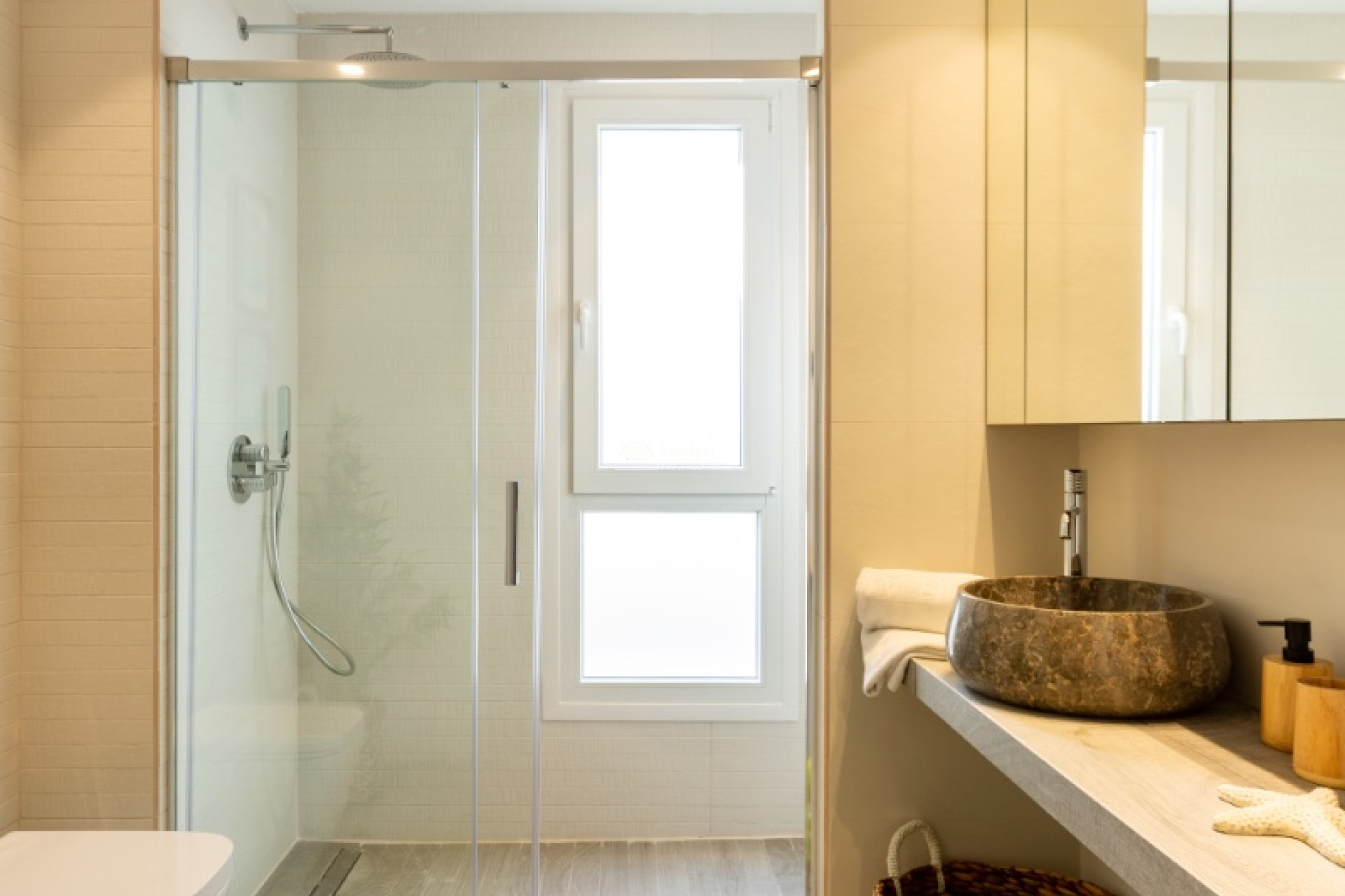 Nybyggeri - Halvåbent hus -
La Finca