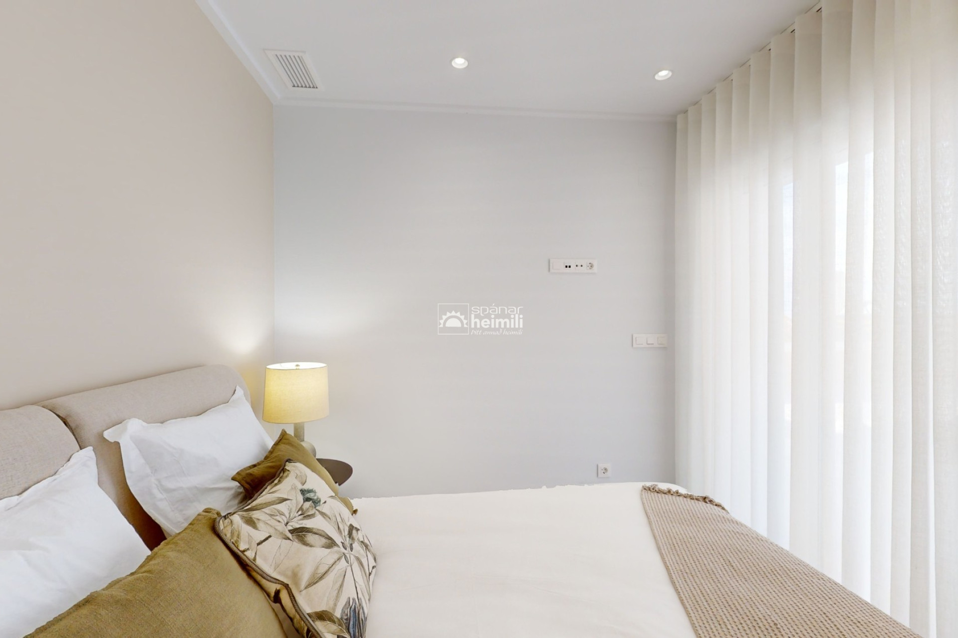 Obra nueva - Apartamento -
El Raso