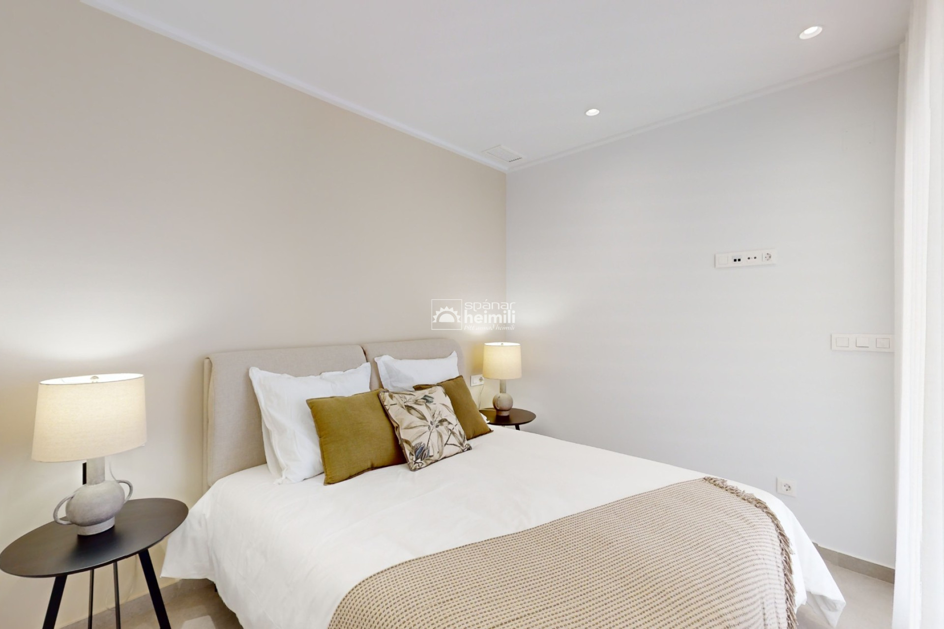 Obra nueva - Apartamento -
El Raso