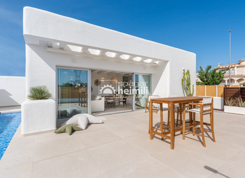 Obra nueva - Casa semi-adosada -
Los Alcazares