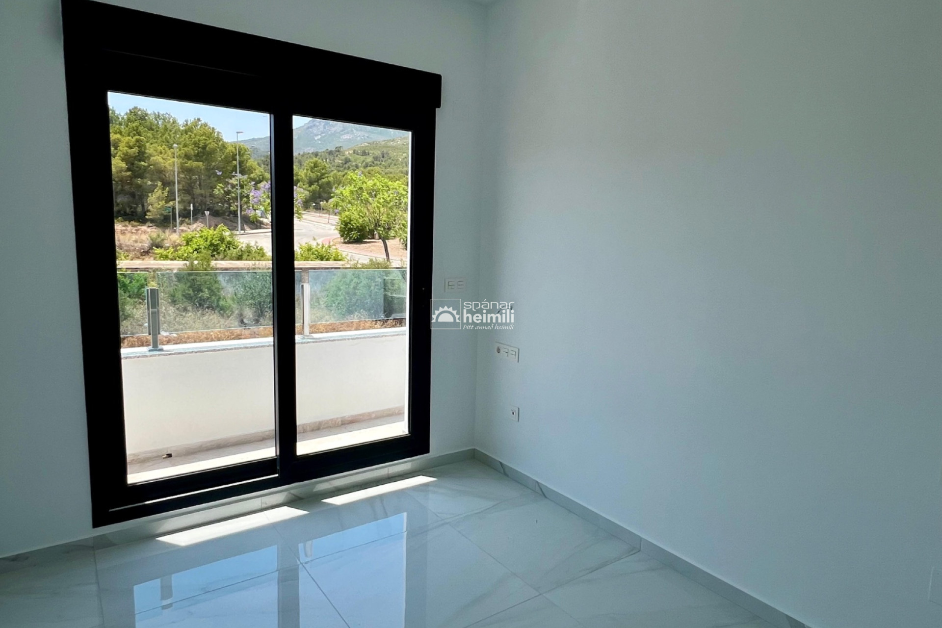 Obra nueva - Casa semi-adosada -
Polop de la Marina  - polop