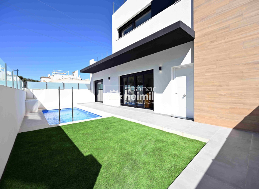 Obra nueva - Casa semi-adosada -
Villamartin