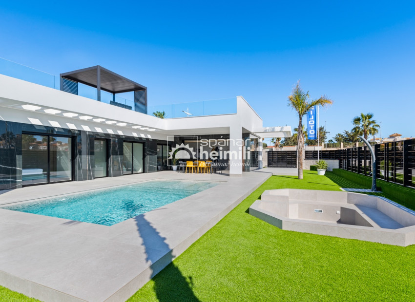 Obra nueva - Villa -
La Finca