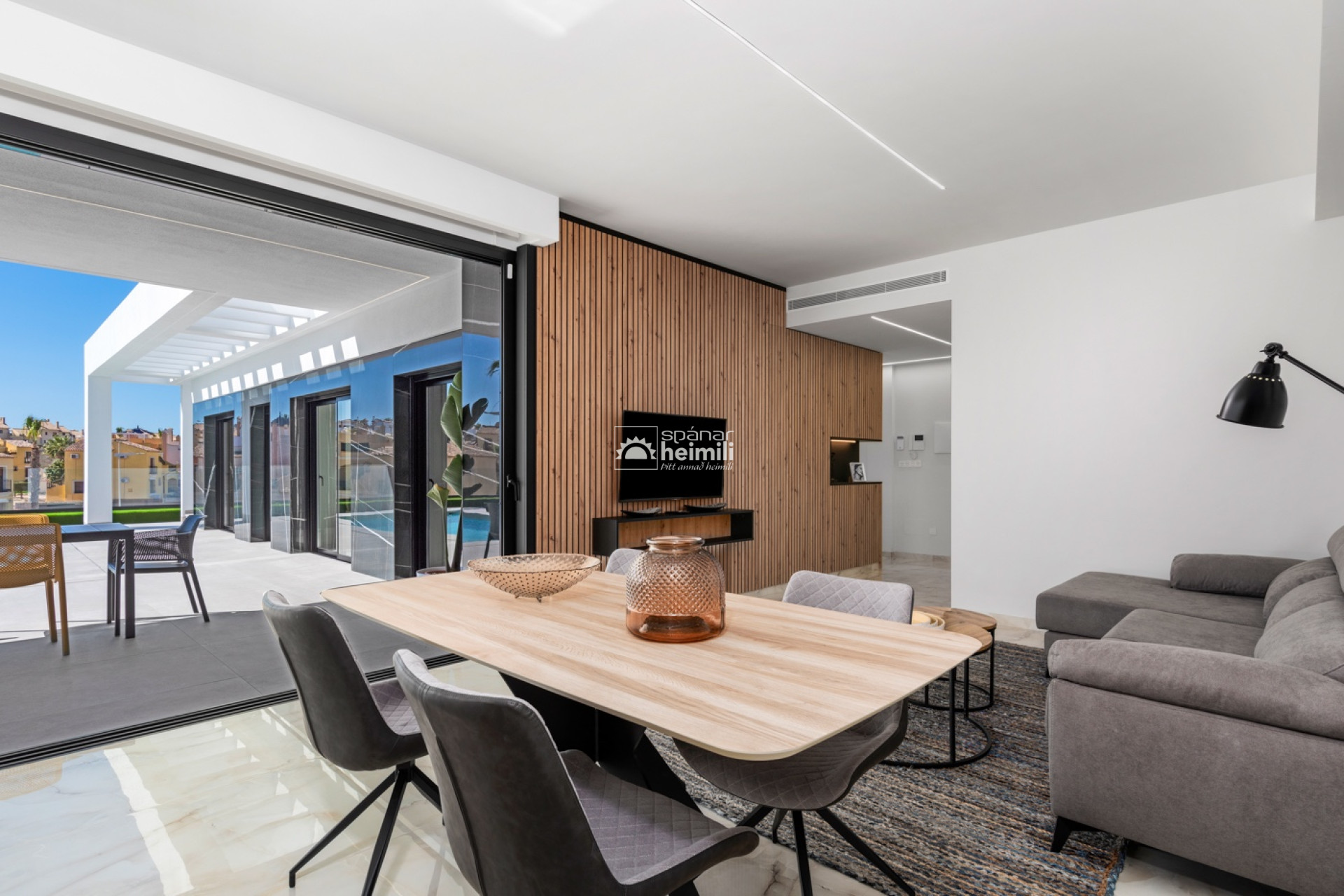 Obra nueva - Villa -
La Finca