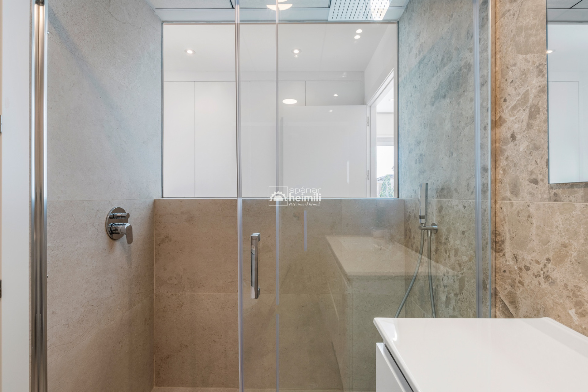 Obra nueva - Villa -
Los Alcazares