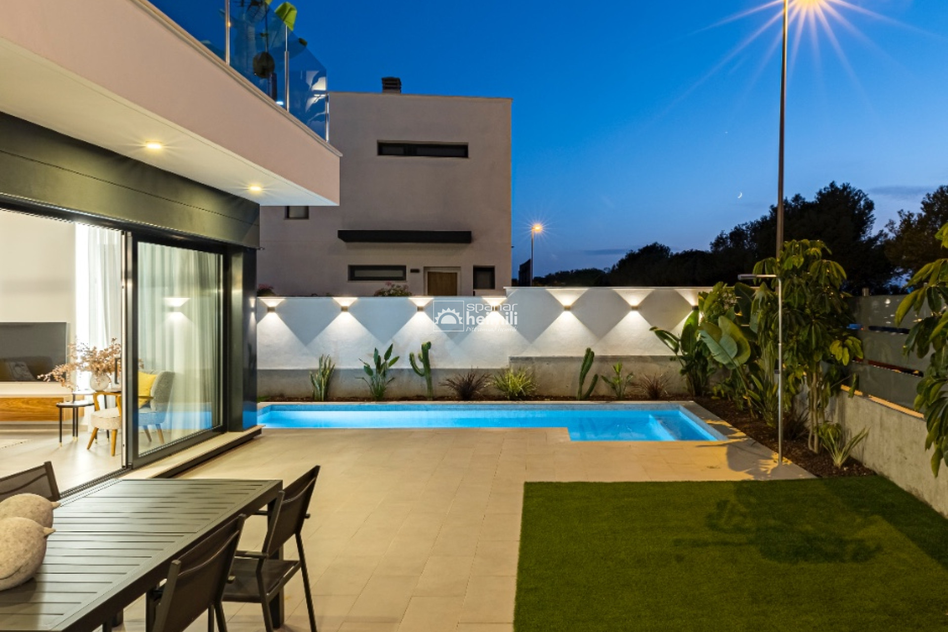 Obra nueva - Villa -
Roda Golf