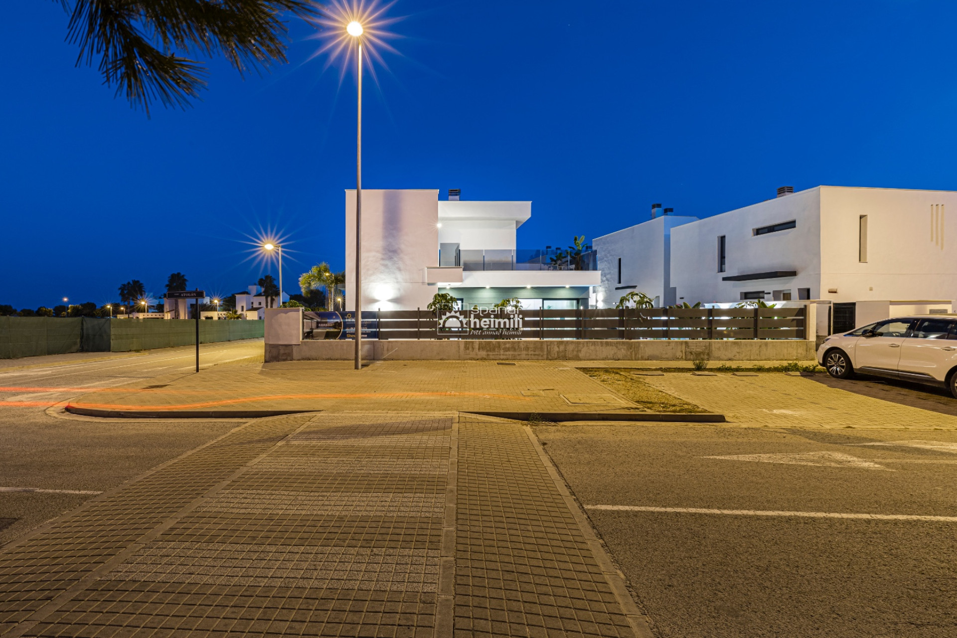 Obra nueva - Villa -
Roda Golf