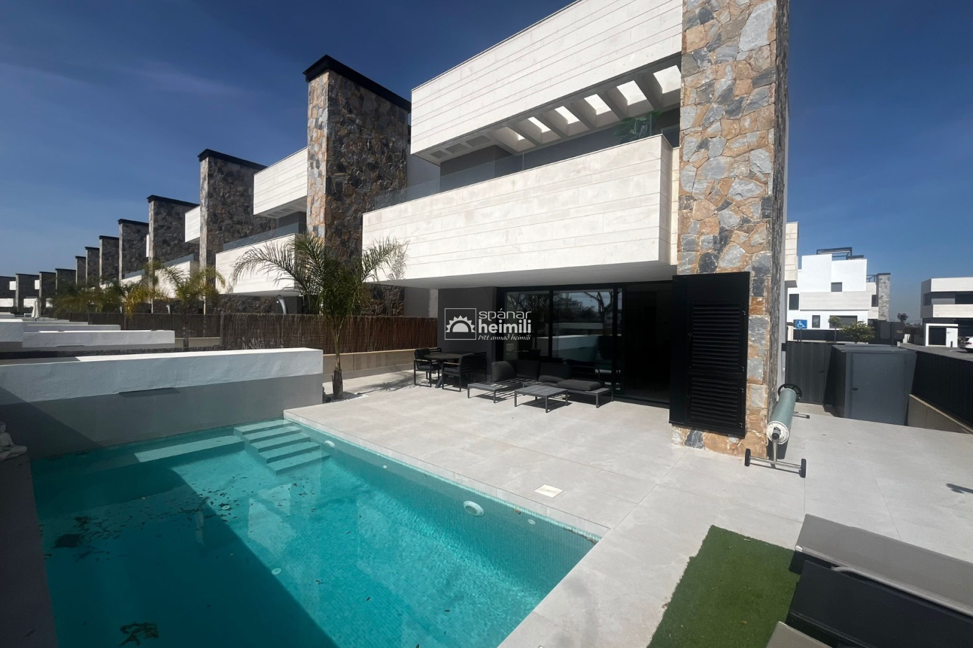 Obra nueva - Villa -
Santa Rosalia