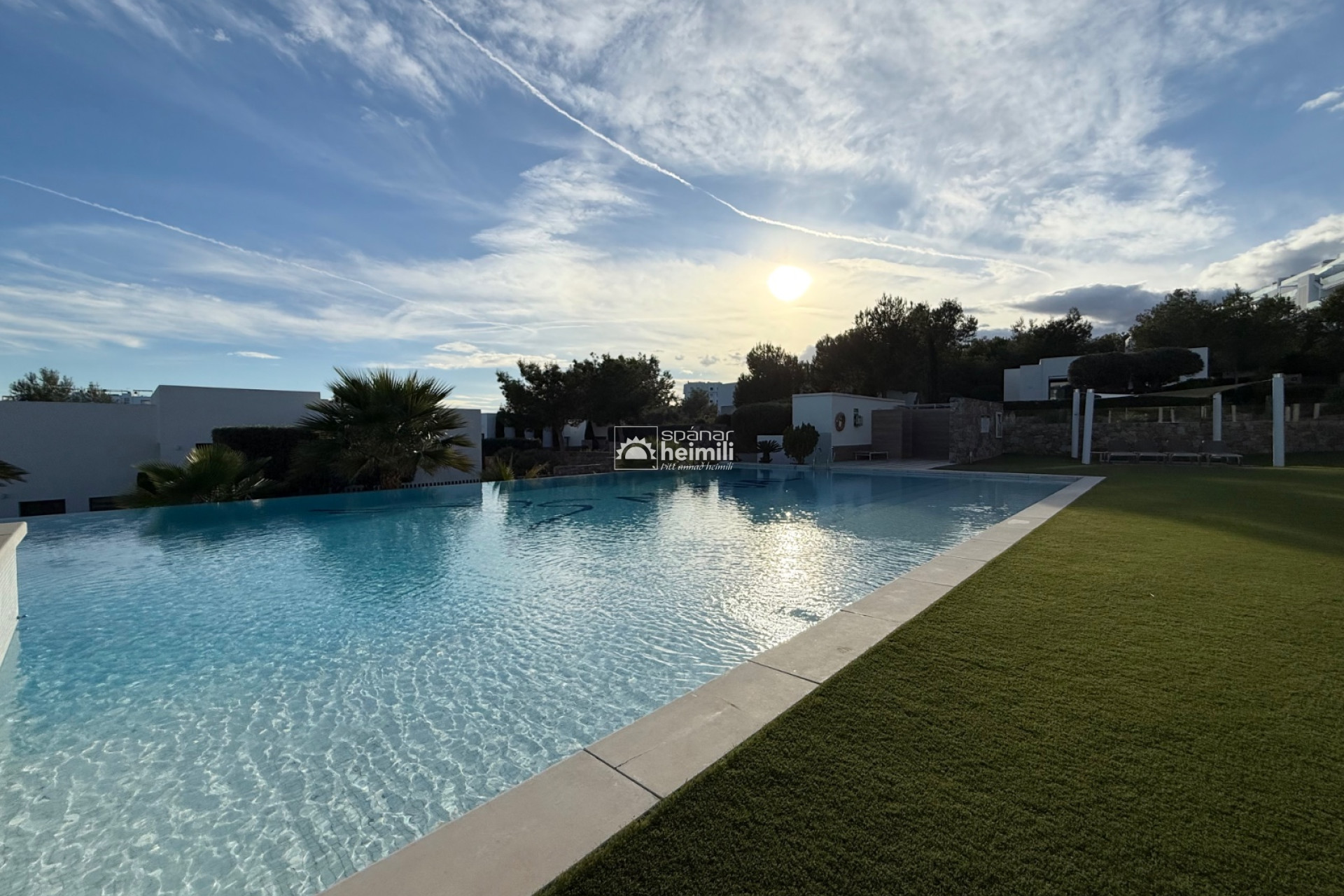 Odsprzedaż - Penthouse -
Las Colinas