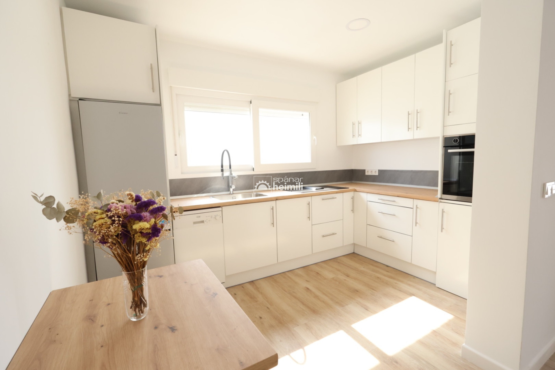 Odsprzedaż - Willa -
Torrevieja