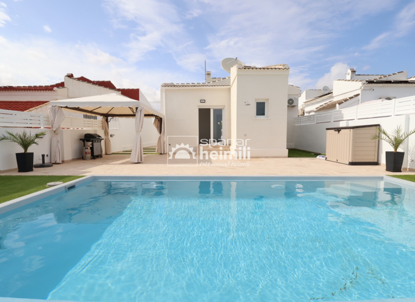 Odsprzedaż - Willa -
Torrevieja