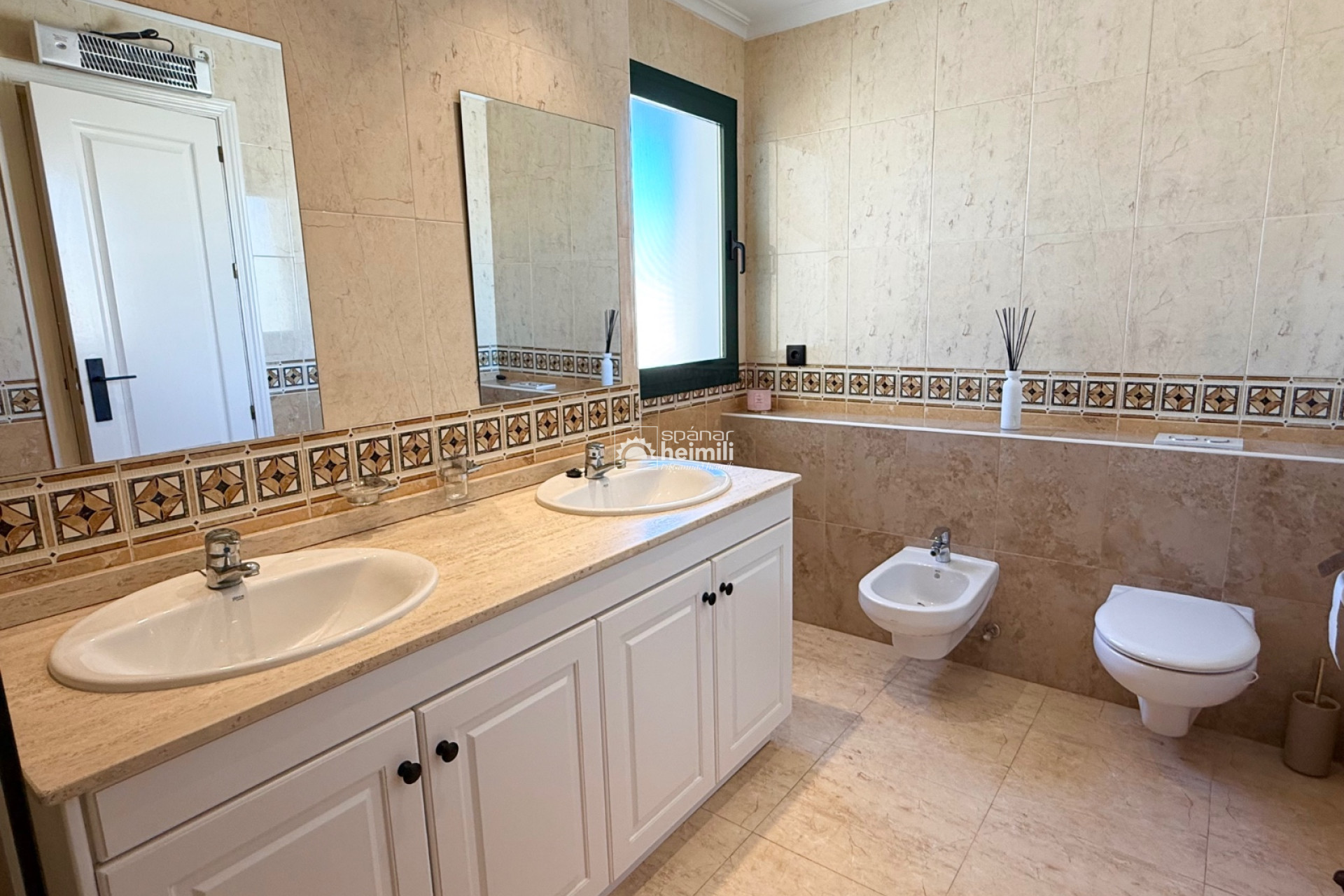 Resale - Apartment -
Campoamor/Las Ramblas